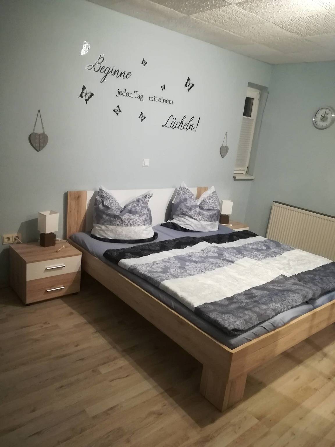 Ferienwohnung Preuß - Größzügige Ferienwohnung mit überdachtem Freisitz zum Entspannen in Schwarzenbach an der Saale, Landkreis Hof