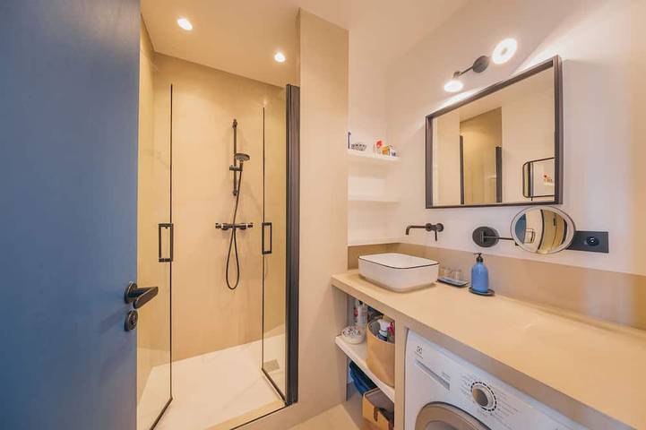 Appartement entier, Fully equipped 1Br In central Neuilly 5 minutes from Sablons metro in Neuilly-sur-Seine, Hauts-de-Seine