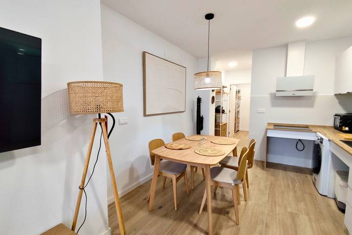 Entire apartment, Travel Habitat Orriols-Torrefiel Apartment in Valencia, Costa de Valencia