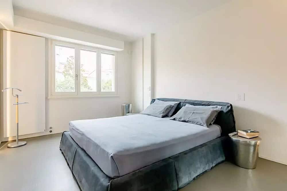 Entire apartment, Pieno centro storico a poche centinaia di metri dal mare, appartamento di 95 mq  in Pesaro, Valle del Metauro