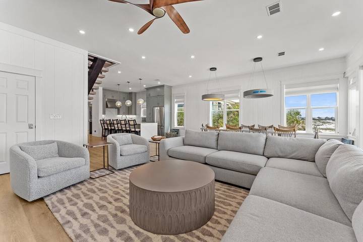 Vacation rental for 13 people, with balcony in Grayton Beach