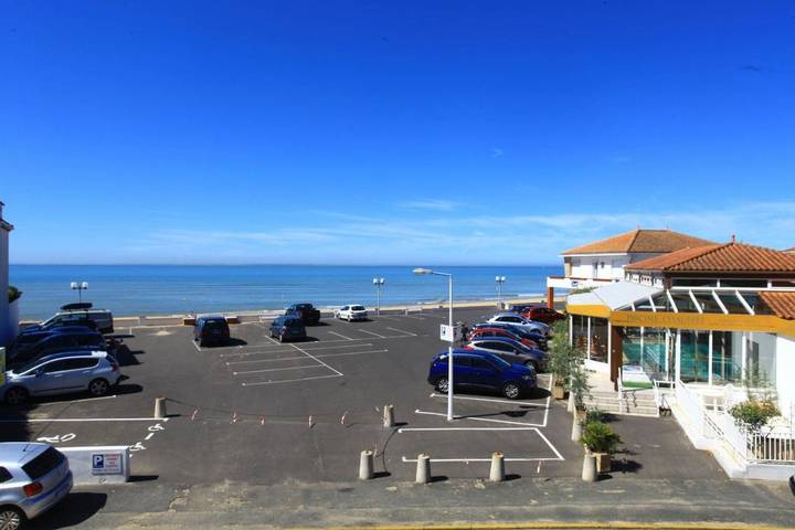 Hôtel pour 2 personnes, avec terrasse ainsi que sauna et piscine