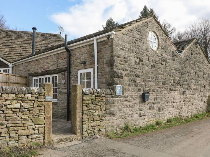 Log cabin for 4 people, with Garden in Cheshire