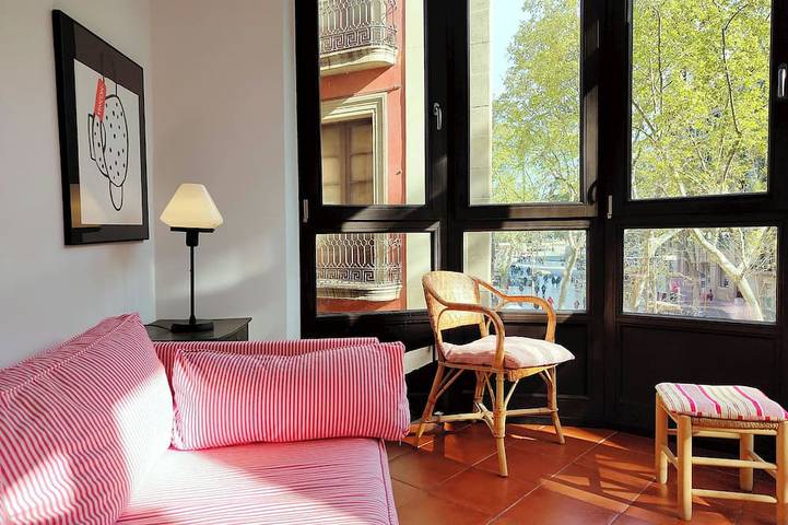 Entire apartment, Bright 1-Bed Apartment on La Rambla, Barcelona. Rj in Barcelona Centre, Barcelona
