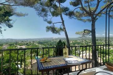 Villa pour 2 personnes, avec balcon ainsi que piscine et jardin à Saint-Paul-de-Vence