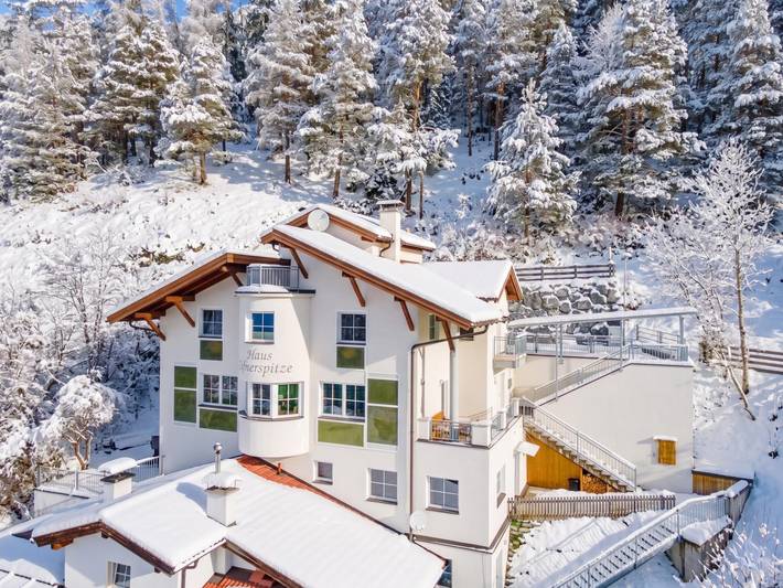 Chalet für 10 Personen, mit Balkon und Terrasse sowie Sauna in Fiss
