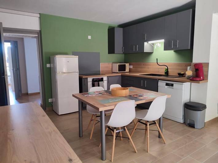 Gîte pour 2 personnes, avec vue et terrasse dans Grotte De Thais