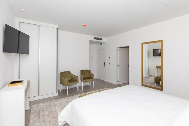 Location de vacances pour 2 personnes, avec vue et jardin ainsi que piscine et terrasse à Valpaços - 4