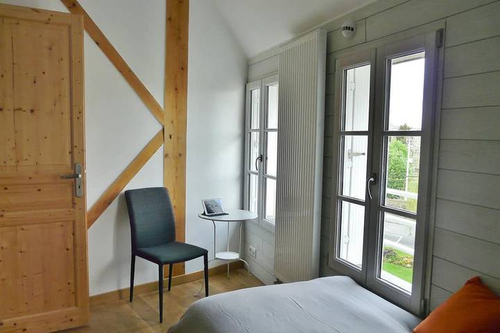 Ferienhaus-vue sur château-Eigenes Badezimmer in Ancenis, Loire-Tal