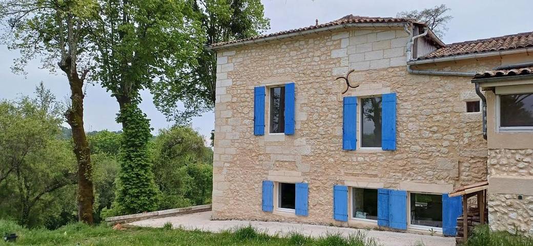 Location de vacances pour 10 personnes, avec terrasse et piscine ainsi que vue sur le lac et vue, animaux acceptés à Guîtres - 3