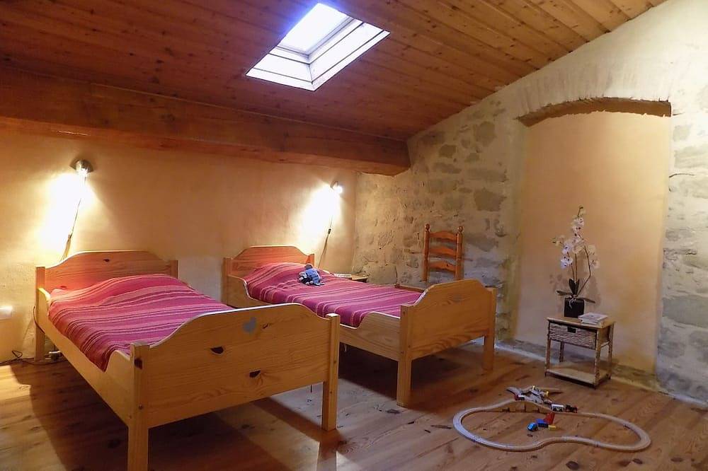 Charming residence with swimming pool in beautiful property in Castelnaudary, Carcassonne region