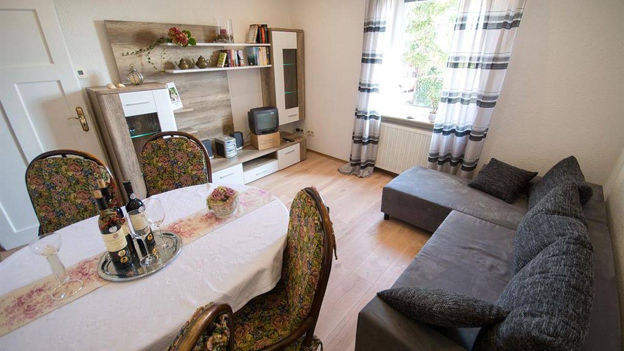 Ganze Ferienwohnung, Ferienwohnung für 4 Personen (55 m²) in Neustadt in Hambach (Neustadt), Neustadt an der Weinstraße