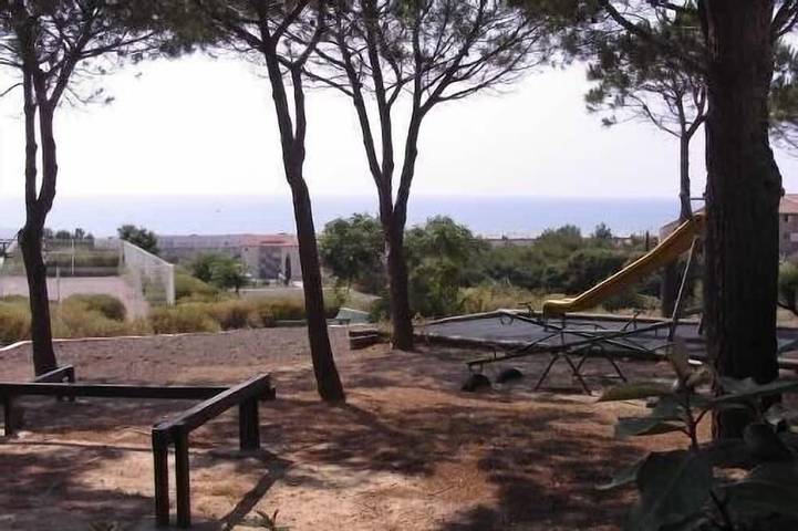 Ganze Wohnung, T2 Kabine 4 bis 5 Betten, Terrasse mit Meerblick, Schwimmbad, in der Nähe von Meer und Handel in Saint Pierre la Mer, Fleury