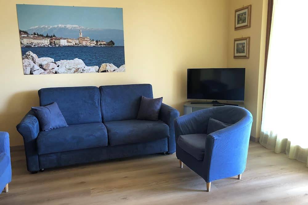 Geheel appartement, App. Margherita met -immerso zwembad in het groen voor een ontspannen vakantie in Roè Volciano, Garda Bergen