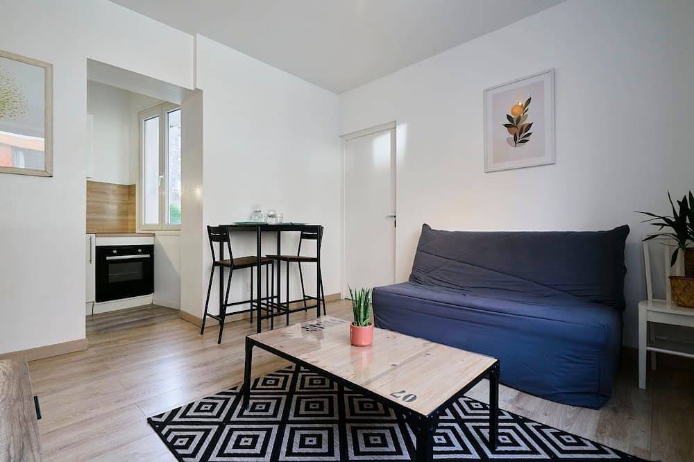 Entire apartment, Quiet one-bedroom flat close to the metro in Lille, Lille region