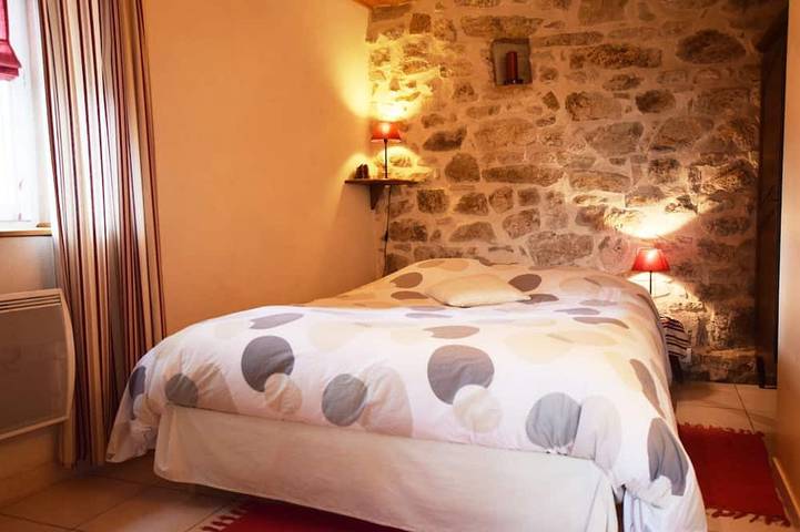 Location de vacances pour 4 personnes, avec terrasse à Saint-Pierre-de-Colombier - 2