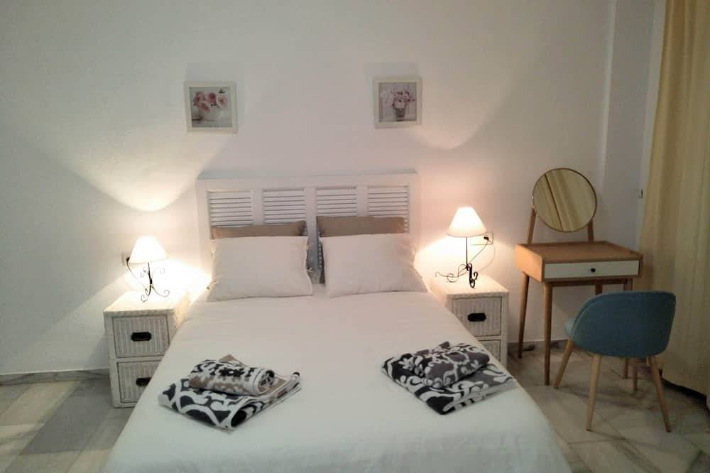 Apartamento entero, Apartamento con fabulosas vistas al mar, excelentes instalaciones, piscina cubierta climatizada in Urbanizacion Calahonda, Mijas