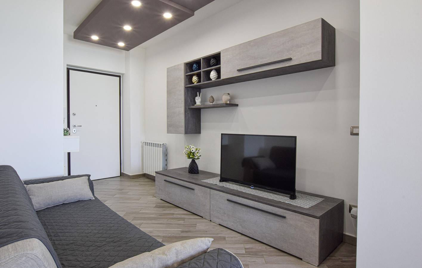 Ganze Ferienwohnung, Appartement mit Meerblick, WiFi, Geschirrspüler, Parkplatz in Sant'Agata di Militello, Messina Provinz