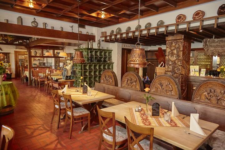 Flair Hotel Weinstube Lochner - Einzelzimmer Economy mit extra langem Bett und Tv in Bad Mergentheim, Hohenlohe