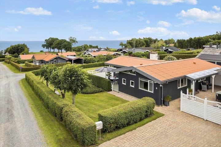 Ferienhaus für 6 Personen, mit Sauna und Whirlpool sowie Garten und Terrasse in Båring Strand