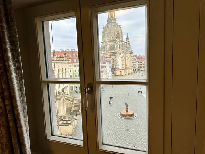 Ferienwohnung für 4 Personen, mit Balkon und Terrasse sowie Sauna und Ausblick in Residenzschloss