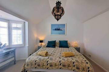 Log Cabin for 4 People in Brighton, Sussex, Photo 3
