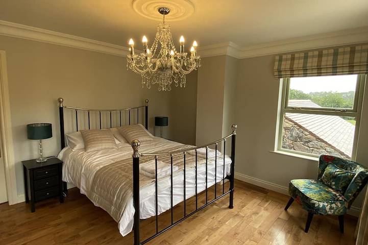 Beautiful 5 bedroom home in Mid Ulster- Magherafelt in Grafschaft Londonderry