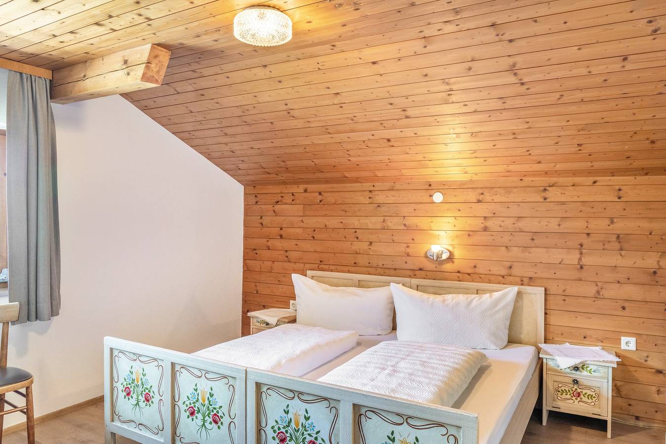Doppelzimmer Hochzillertal im 2. Stock in Stummerberg, Ski-Optimal Hochzillertal