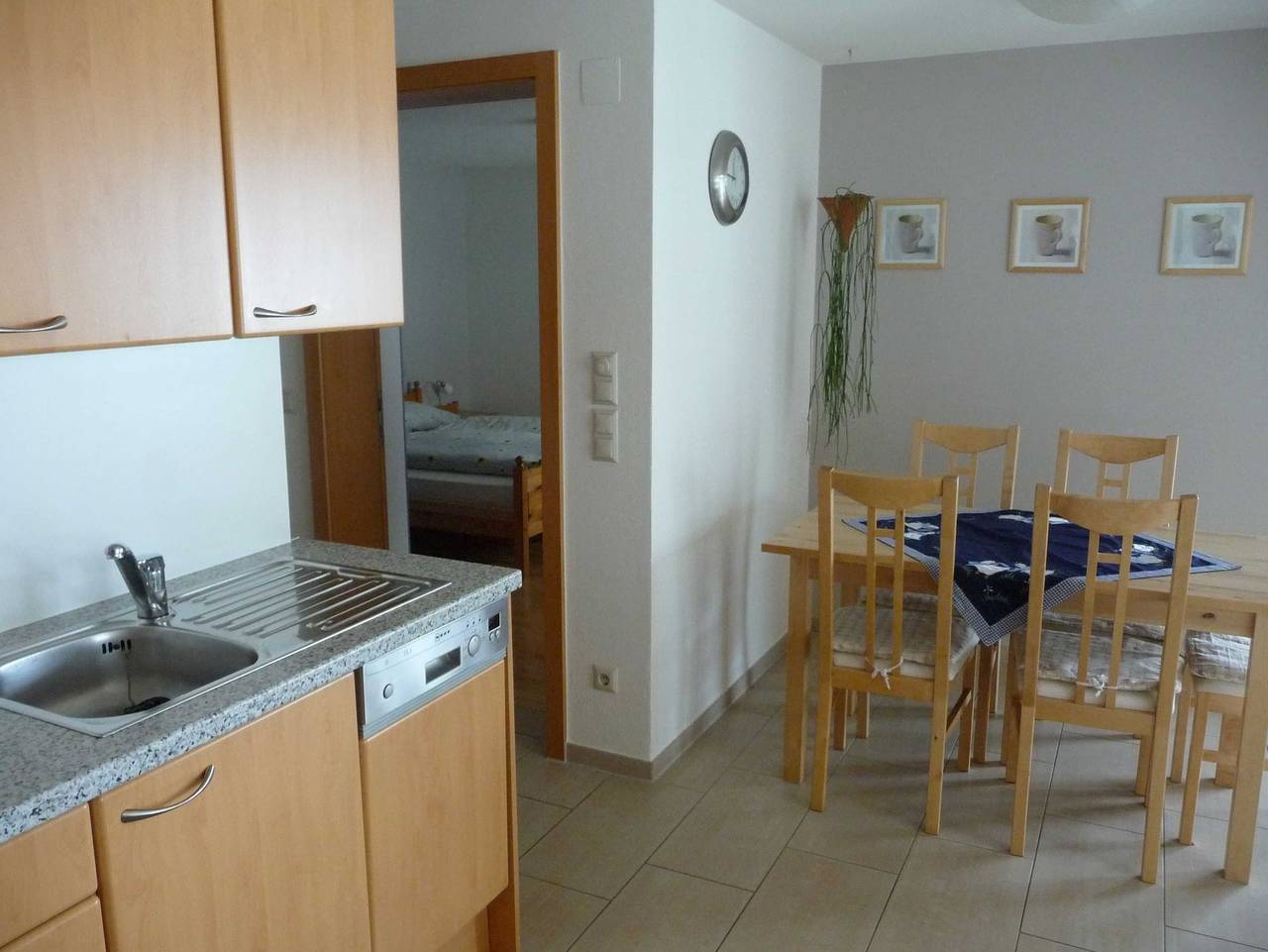 Ganze Wohnung, Gästehaus Lutz Mellau - Ferienwohnung 2-5 Personen; für 2 Personen 1 Schlafzimmer in Mellau, Bregenzerwald