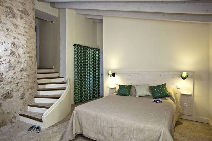 Gîte pour 15 personnes, avec jacuzzi et piscine à Saint-Antonin-du-Var - 3