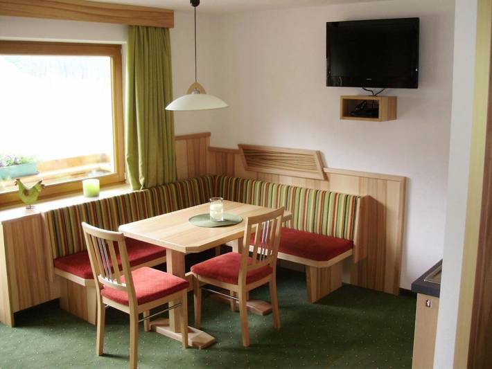 Ferienwohnung für 3 Personen, mit Balkon und Terrasse sowie Garten und Ausblick in Berwang - 3