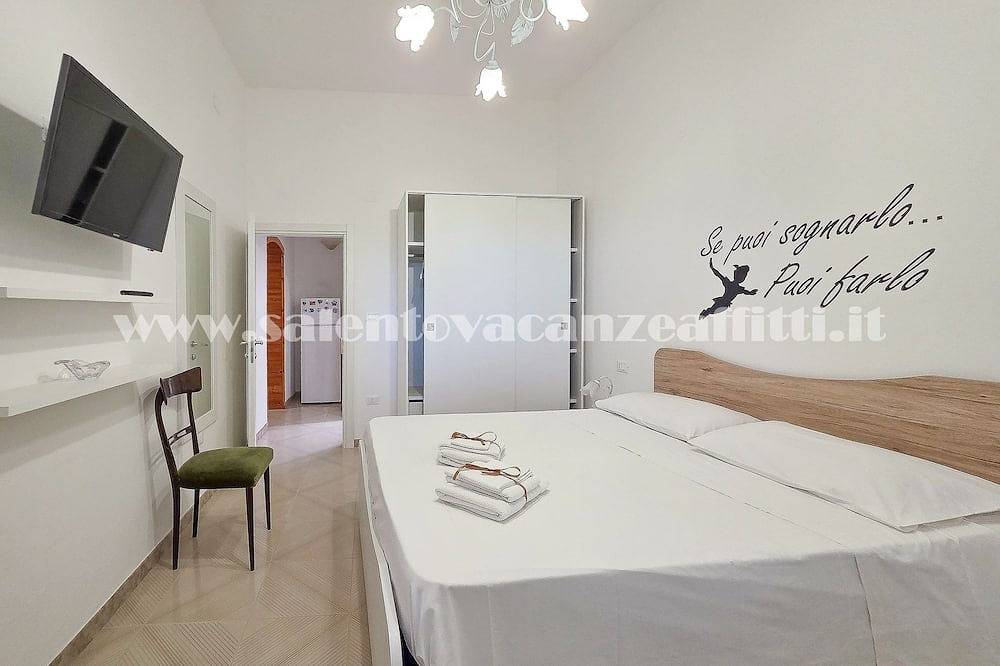 Entire apartment, Rosy'S Abode 10 Minutes From Gallipoli. in Taviano, Gulf of Taranto