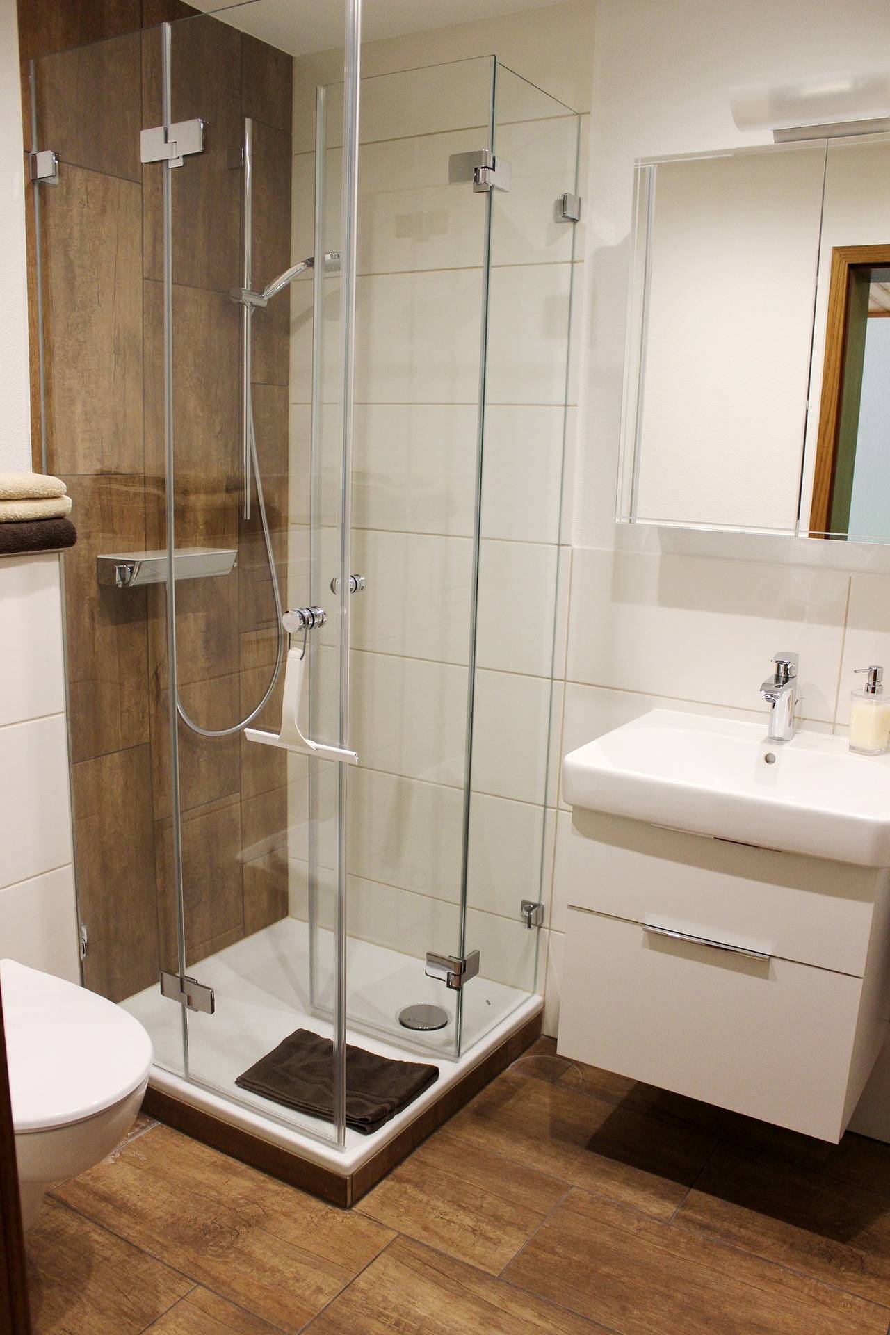 Ganzes Studio, Einzimmerapartment Nr. 4" mit Bergblick, gemeinsamer Terrasse und Wi-Fi in Bad Peterstal-Griesbach, Mittlerer Schwarzwald