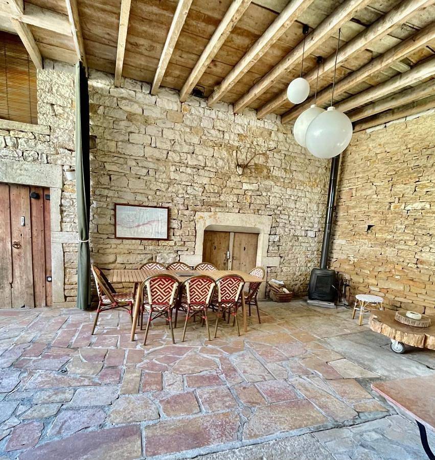 Five-Bedroom House in Corgoloin, Région de Beaune