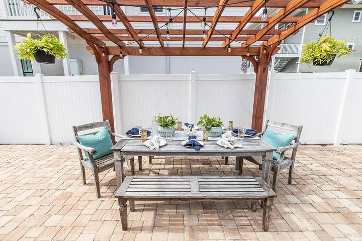 Vacation rental for 8 people, with balcony and yard as well as pool, with pets in Seagrove Beach