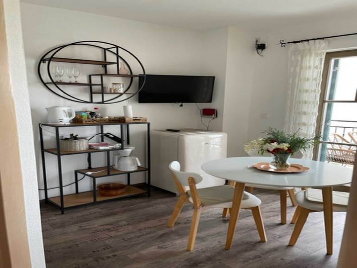 Apartament wakacyjny dla 2 osób, z Balkon i Taras w Okrug Donji