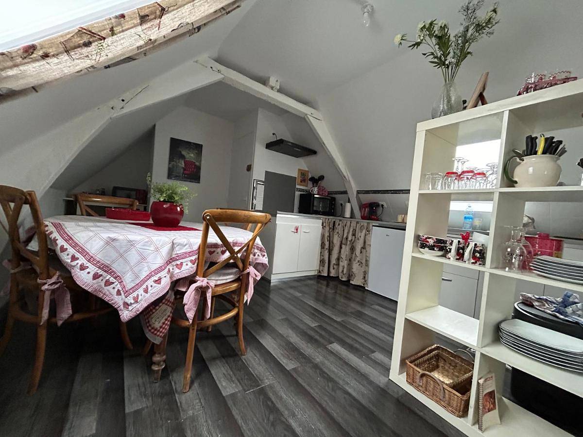 Appartement entier, Two-Bedroom Apartment in Arques, Région de Saint-Omer