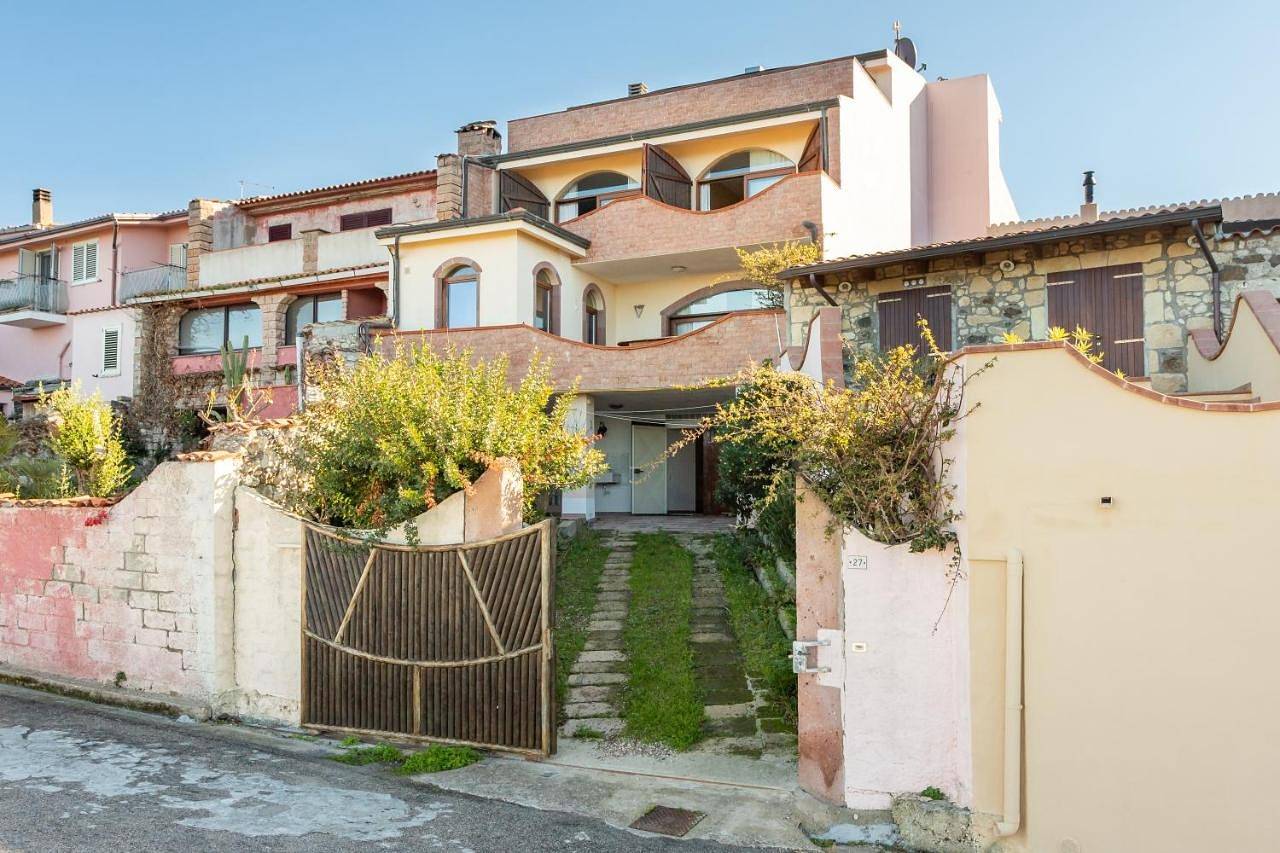 Five-Bedroom House in Magomadas, Planargia