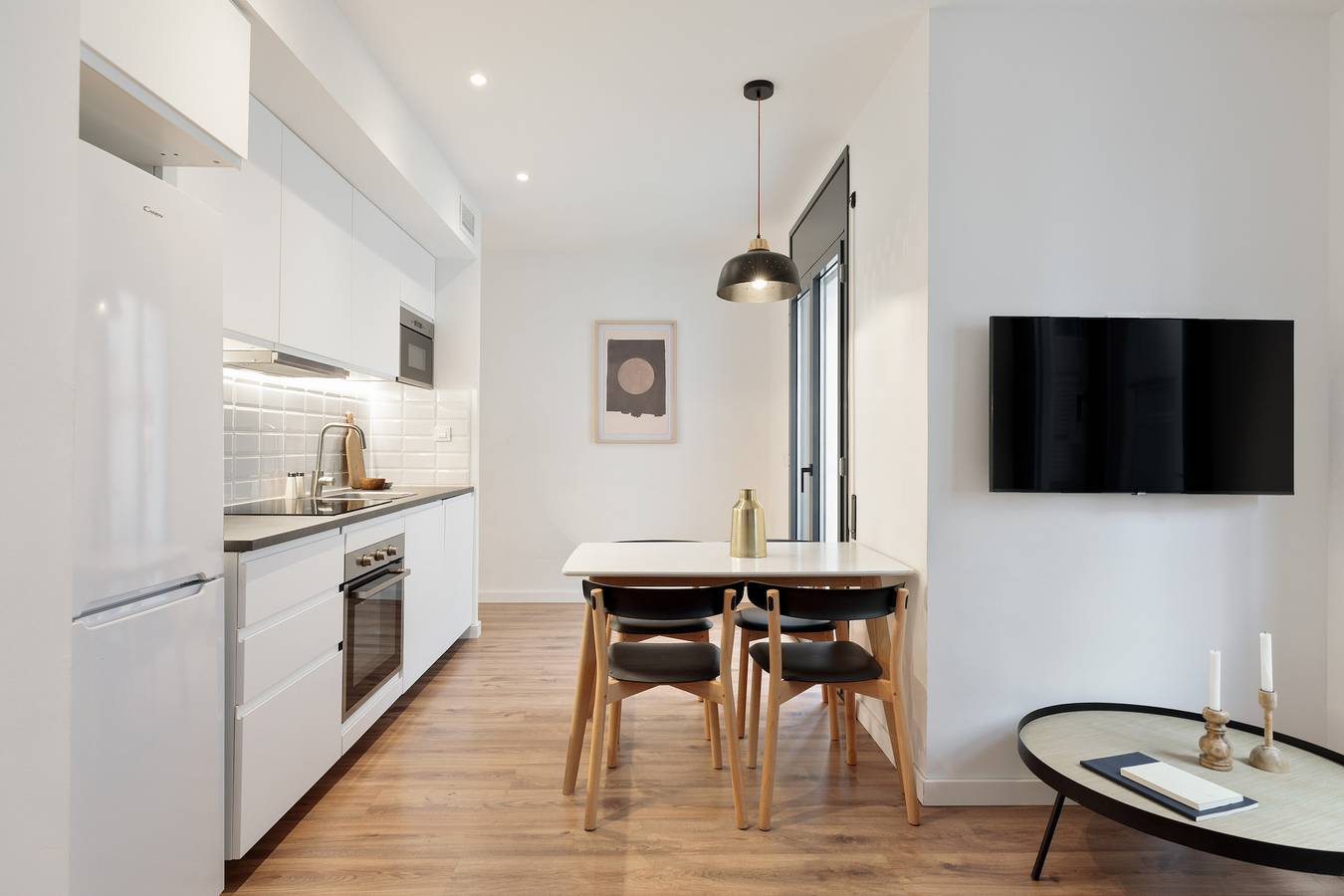 Entire apartment, Urban Chill | 2-Bedroom Apartment with Balcony in Hospitalet de Llobregat, l'Hospitalet de Llobregat