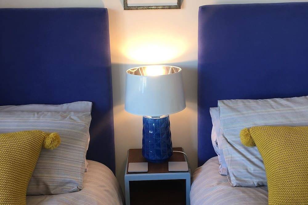 Apartamento entero, Apartamento de lujo con vistas al mar. Capacidad para 4 personas.  Acceso directo a la playa in Ferring, Sussex Occidental