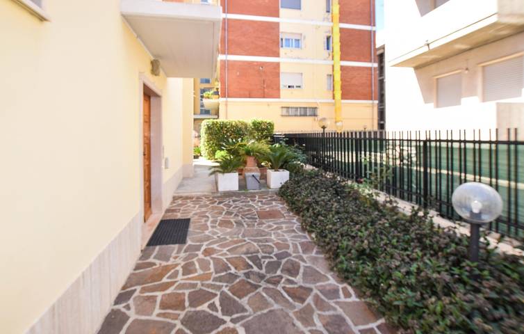 Appartamento vacanze per 6 persone, con Terrazza ad Alba Adriatica