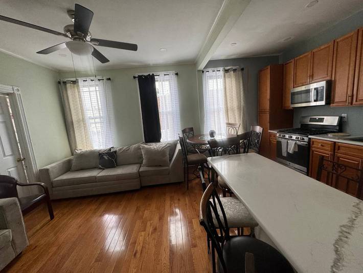 Apartamento entero, Enorme apartamento de 3 habitaciones a 15 minutos de la ciudad de Nueva York in West New York, Condado de Hudson