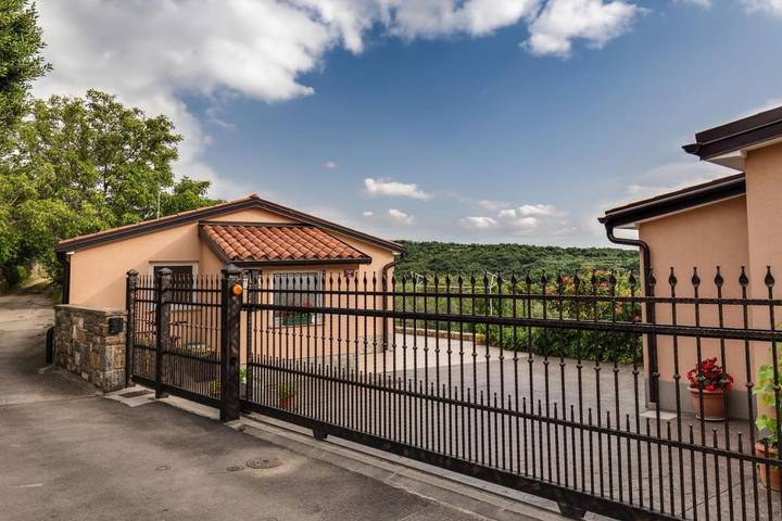 Ferienhaus für 4 Personen, mit Garten und Whirlpool in Slowenien - 2