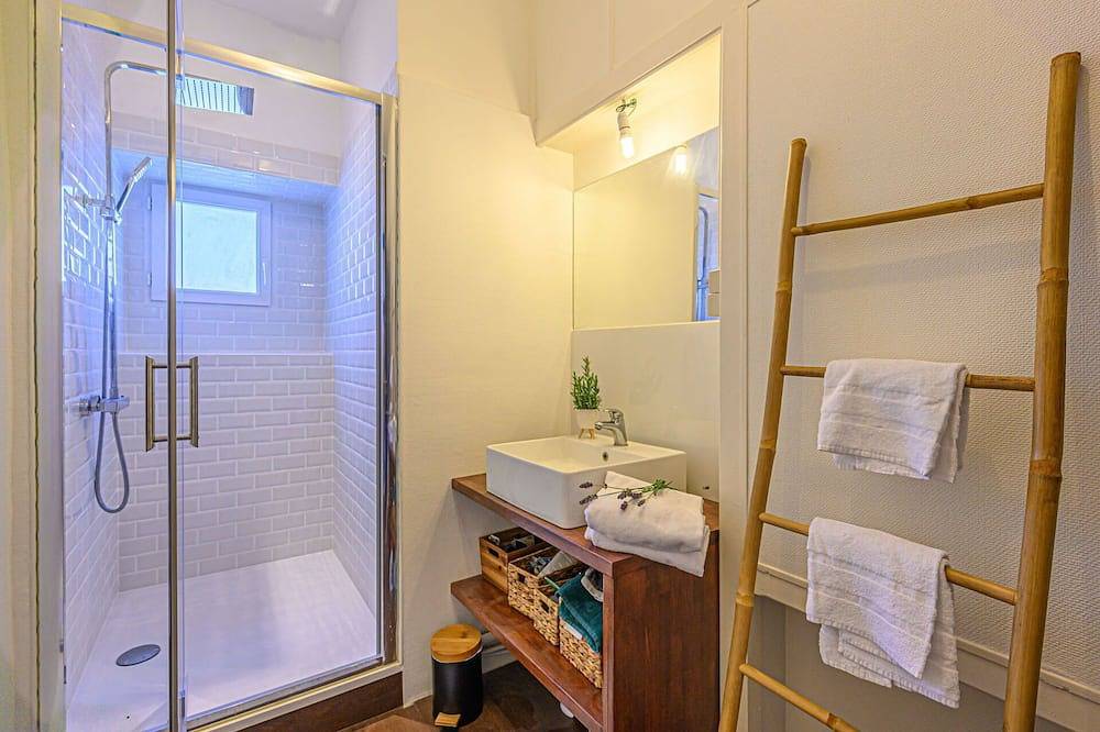 Apartamento entero, Hermoso apartamento para 2 personas con Wifi, Tv, balcón, mascotas permitida y aparcamiento in Auray, Côte des Mégalithes