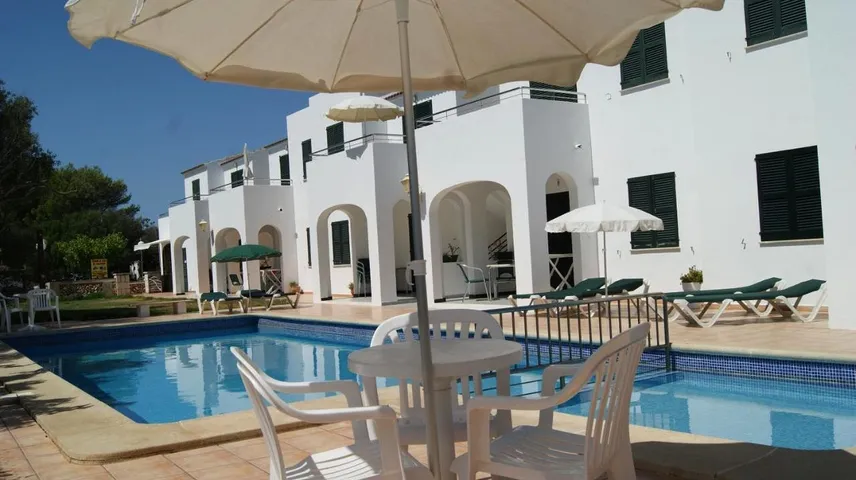 Apartamento de vacaciones para 4 personas, con jardín además de piscina y vistas, Familias con niños - 1