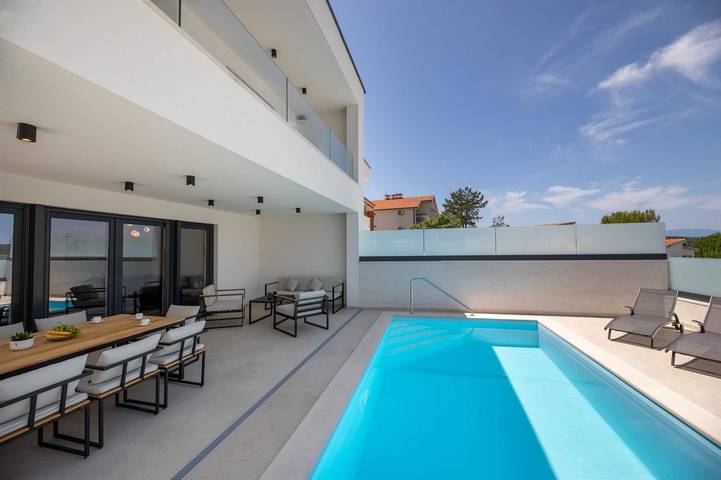 Villa pour 8 personnes, avec vue sur l’océan ainsi que piscine et balcon à Klimno - 2