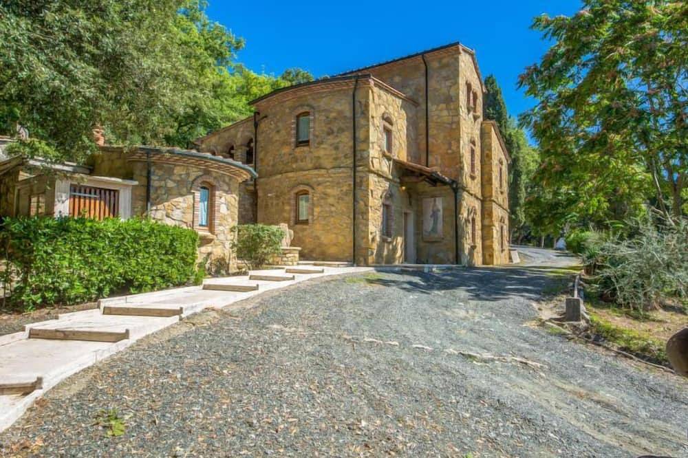 Villa Fontana by Interhome in Monteverdi Marittimo, Etruskische Küste
