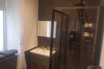 B&b for 8 People in Huddersfield, West Yorkshire, Photo 4