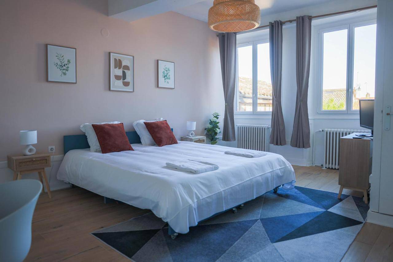 Appartement entier, One-Bedroom Apartment with City View in Pont-de-Vaux, Région de Bourg-en-Bresse
