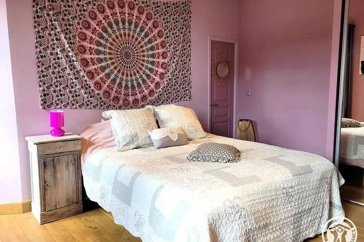 Location de vacances pour 6 personnes, avec terrasse à Queyssac-les-Vignes - 3